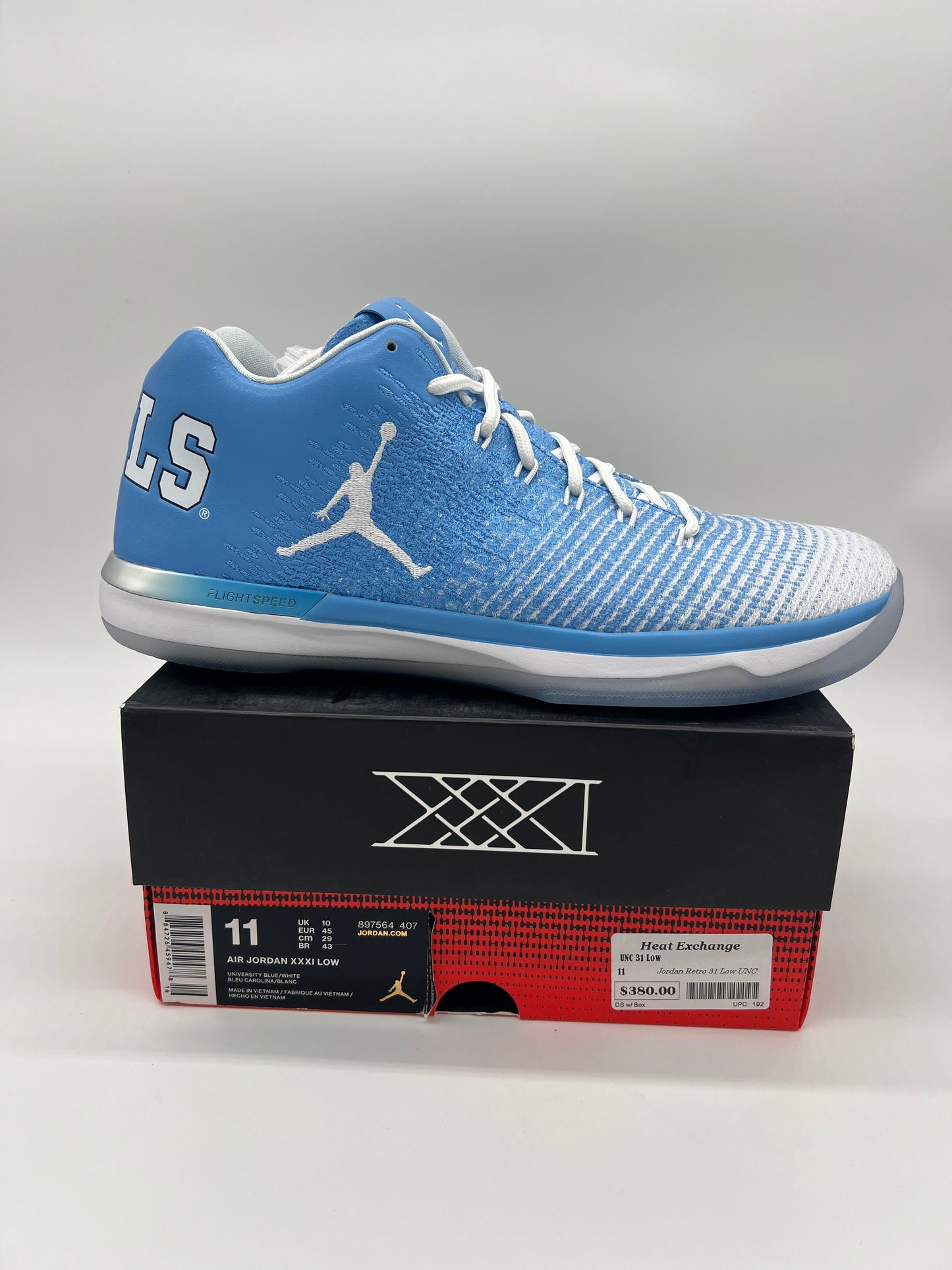 UNC 31 Low-DS w/ Box : 11